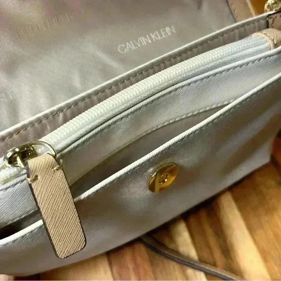 Calvin Klein | Two Tone Purse Wallet / Clutch with Long Crossbody Strap - Picture 4 of 6